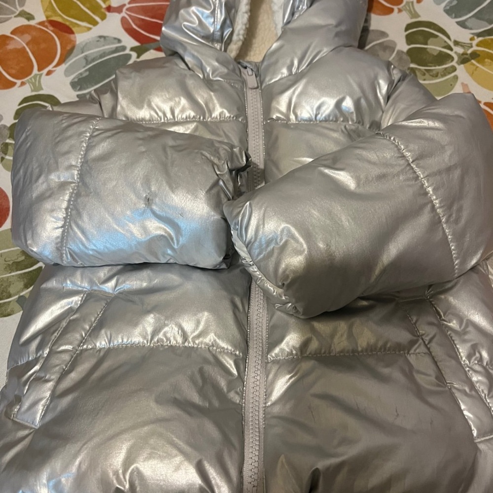 GAP Silver Metallic Puffer Jacket with Quilted Design